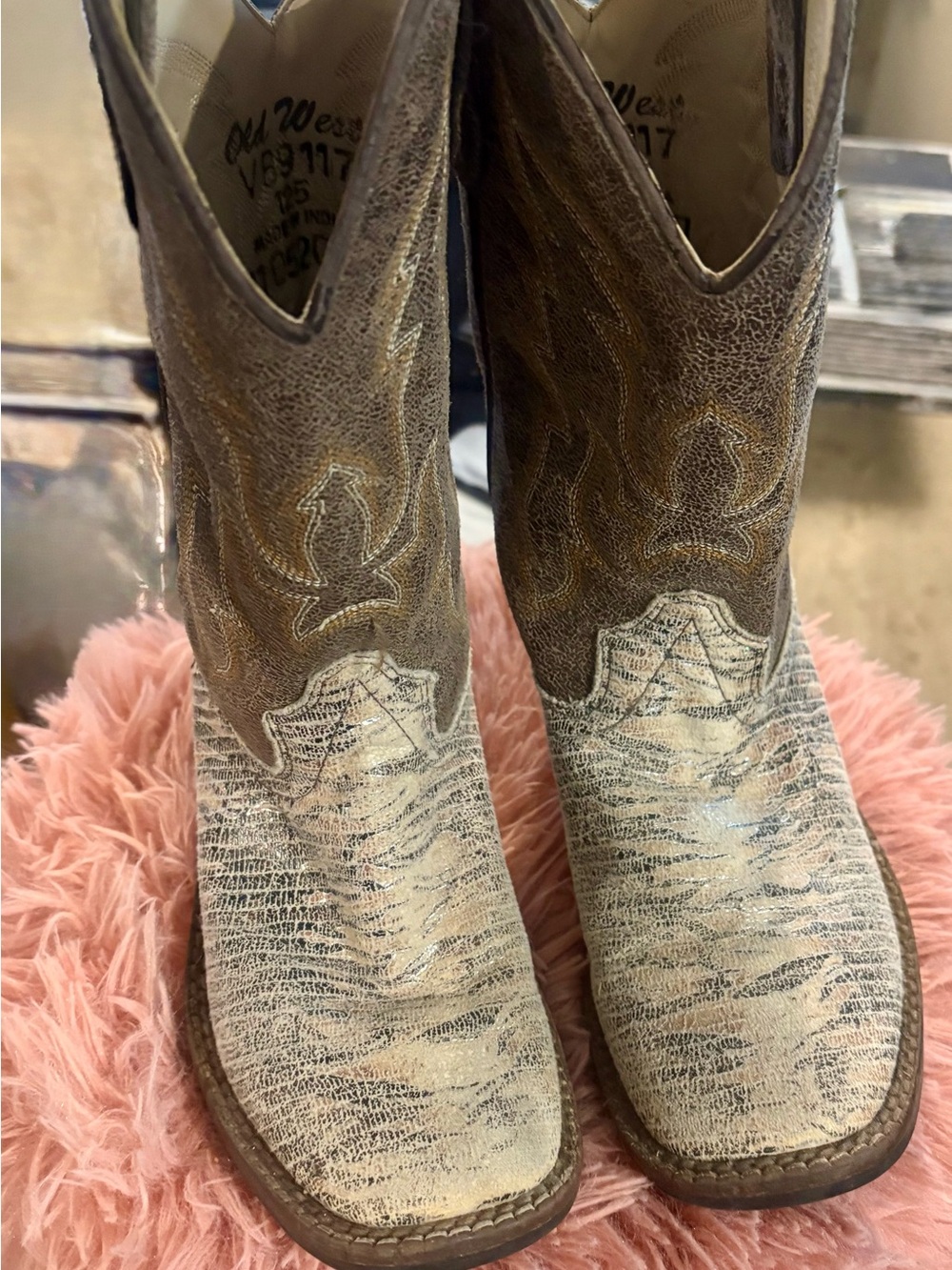 Old West Brown & Cream Textured Two-Tone Cowboy Boots
